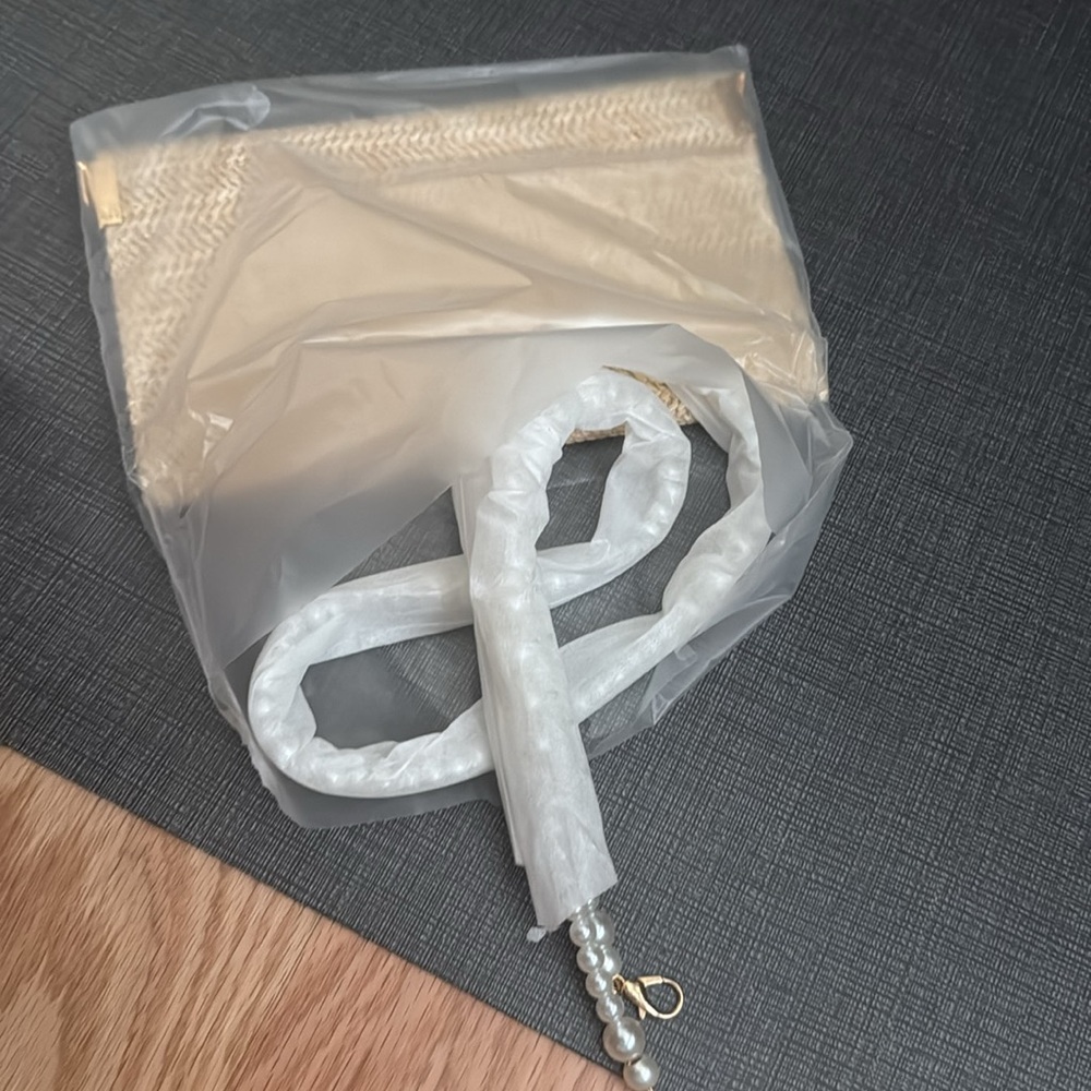 Dior Raffia Pouch - Picture 12 of 12